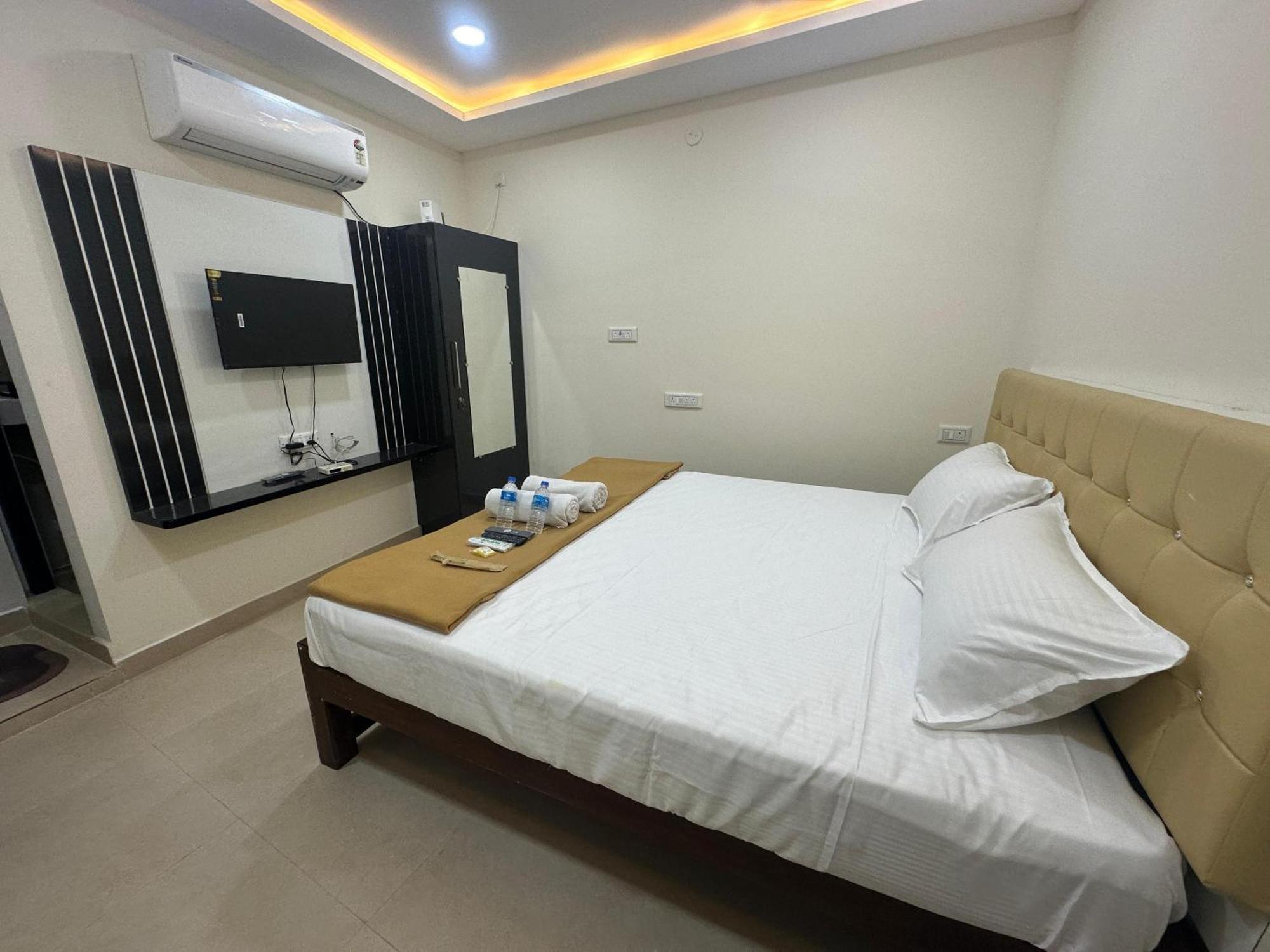 הוילה Tiruvannāmalai Mahadeepam Residency חדר תמונה