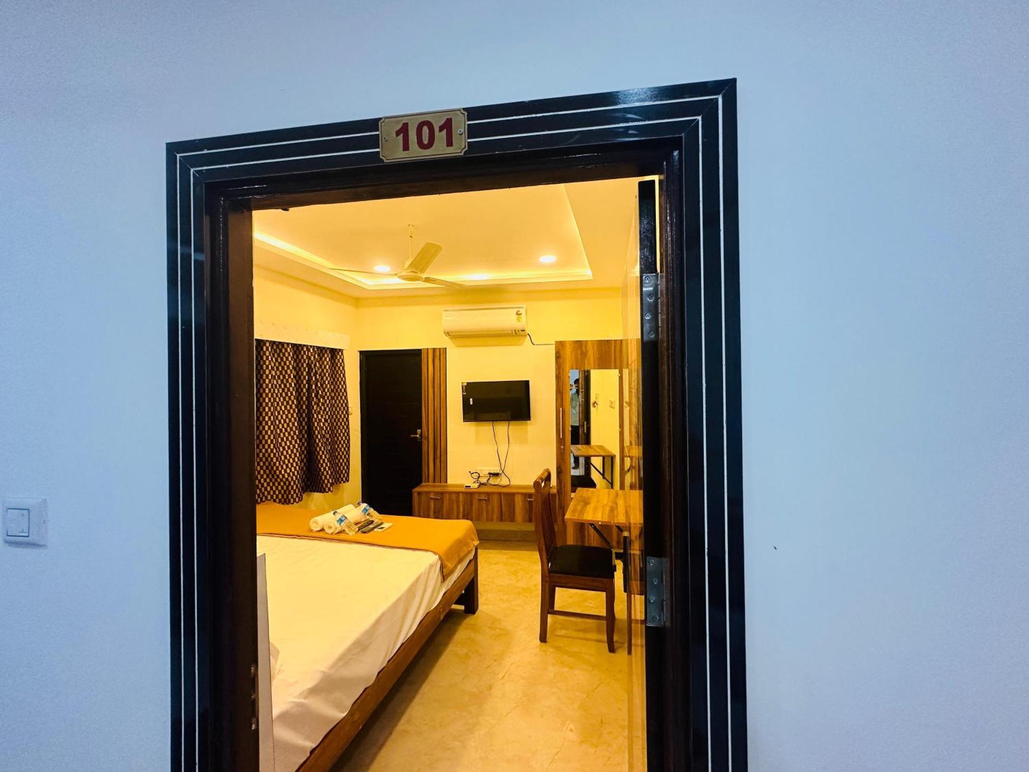 הוילה Tiruvannāmalai Mahadeepam Residency מראה חיצוני תמונה